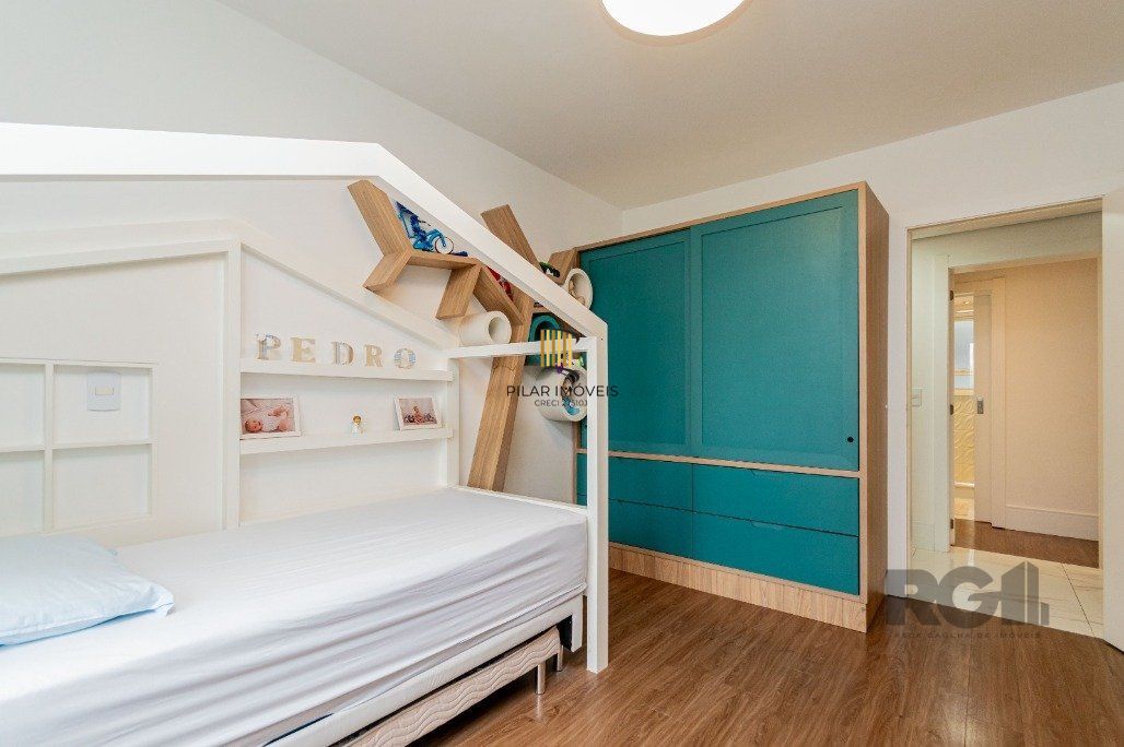 Apartamento com 209 m² privativos sendo 3 suítes, 4 elevadores, 3 vagas de garagens, à venda no bairro Higienópolis