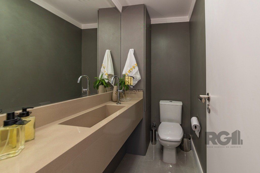 Apartamento para Comprar, impecável  com  4 dorm, sendo 3 suítes e 3 vagas Rio Branco