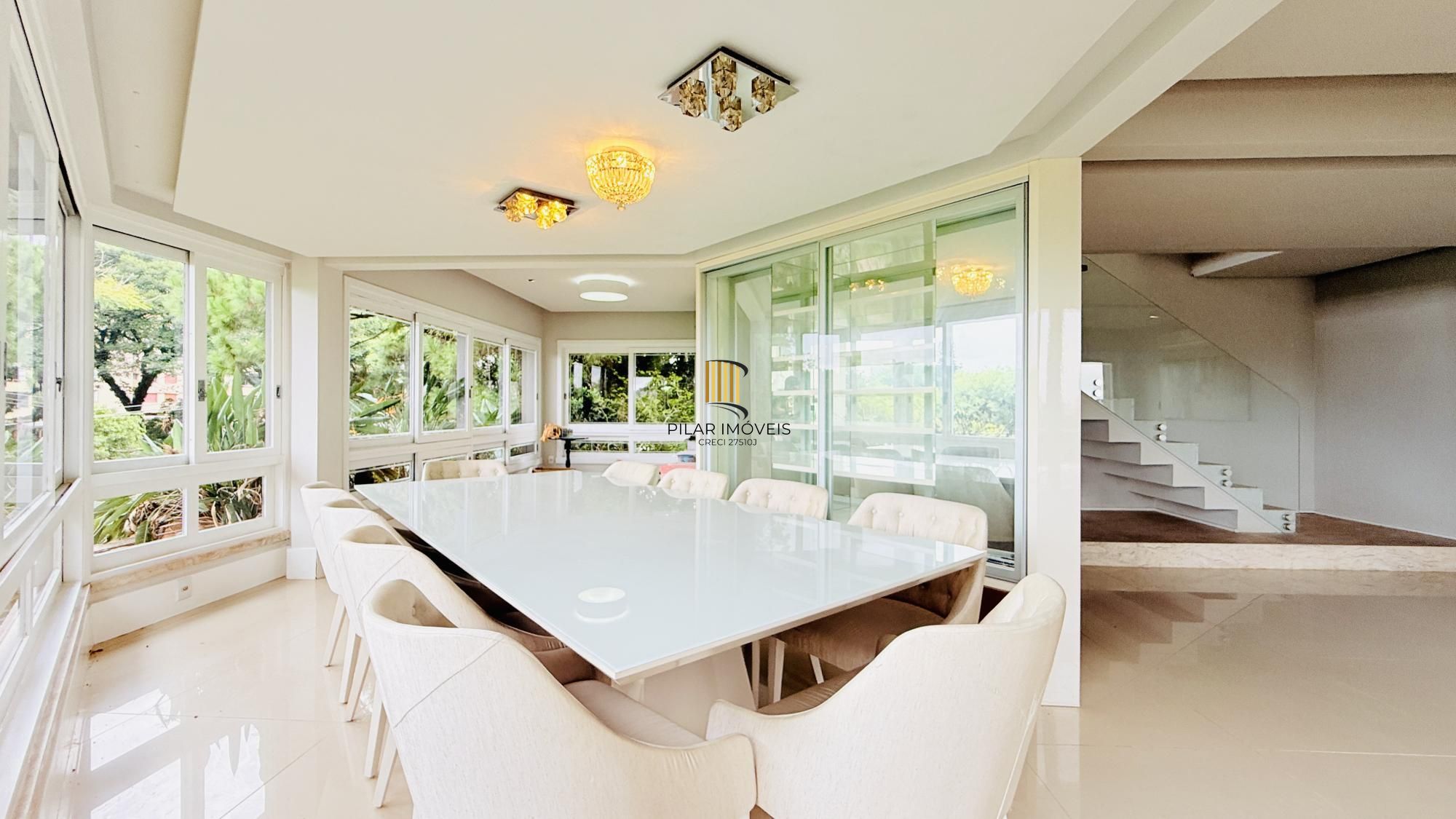 Cobertura Duplex de 318m com Piscina Privativa, Energia Solar e Vista Panorâmica