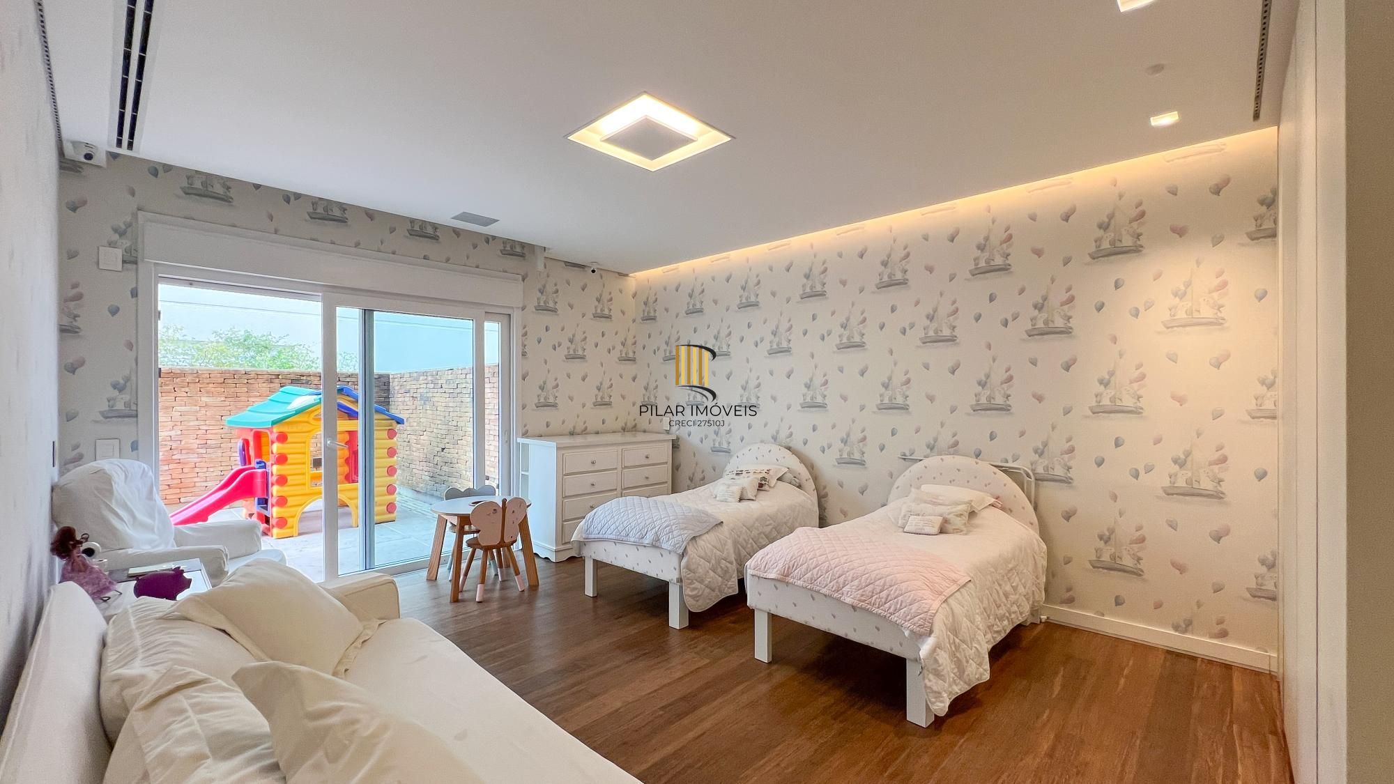 Mansão Suspensa Mobiliada no Las Piedras com piscina e vista para a mata nativa