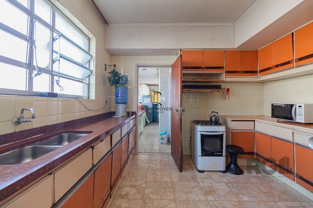 Apartamento para Comprar com 3 dormitórios com suíte e 195m² com até 4 vagas
