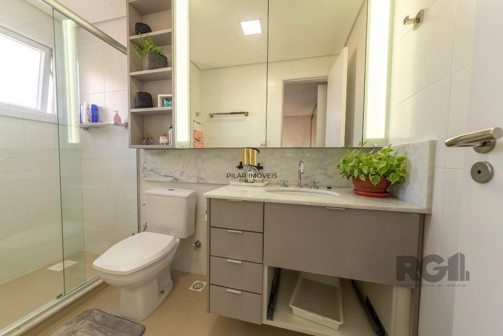 Apartamento para Comprar, impecável  com  4 dorm, sendo 3 suítes e 3 vagas Rio Branco