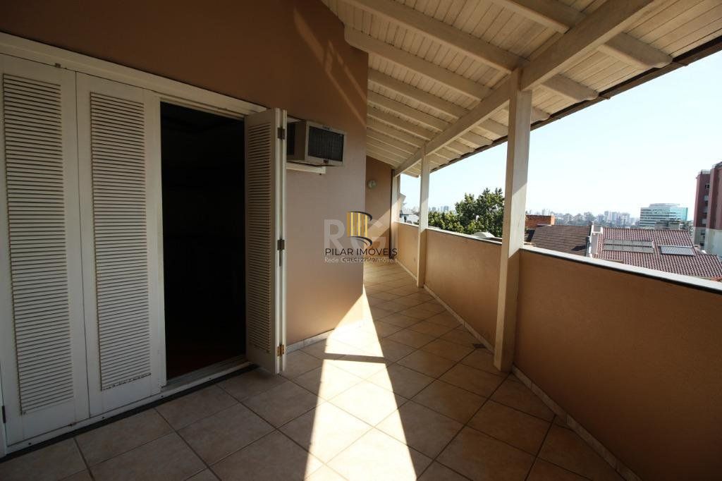 Casa para comprar com 4 dormitórios, 458 m² - Chácara das Pedras - Porto Alegre
