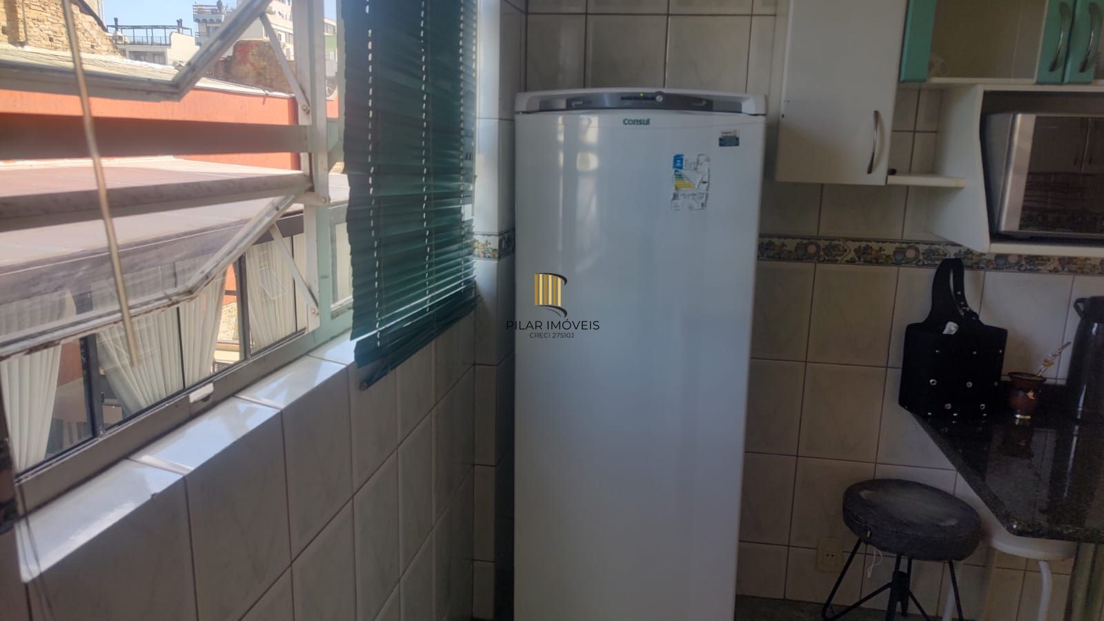 AP, 3 dormitórios, 1 suíte, 3 banheiros, box coberto, frente colégio Militar