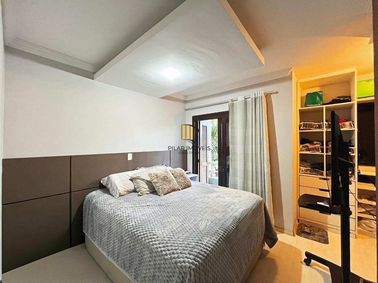 Excelente casa a venda com 3 dormitórios no bairro Tristeza em Porto Alegre.