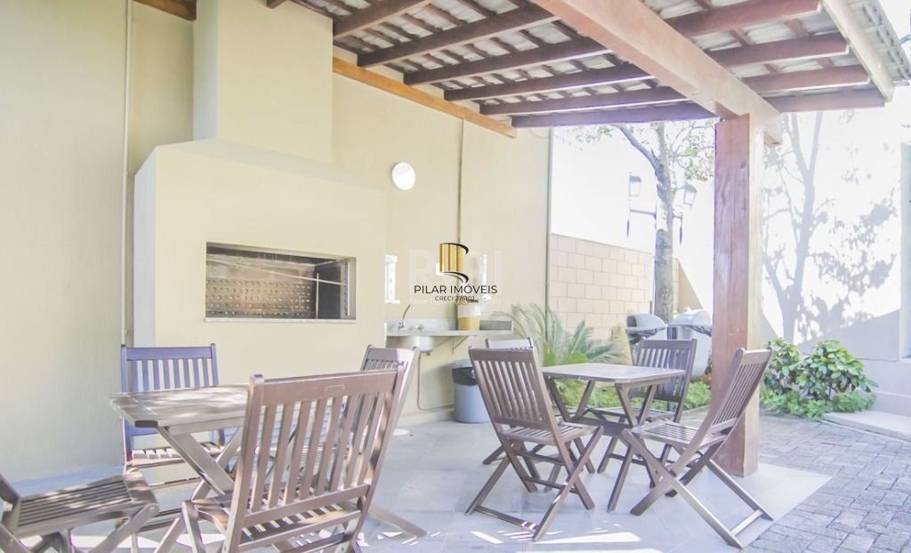 Casa Para Comprar  em condomínio com 5 quartos e 4 vagas no Jardim Botânico