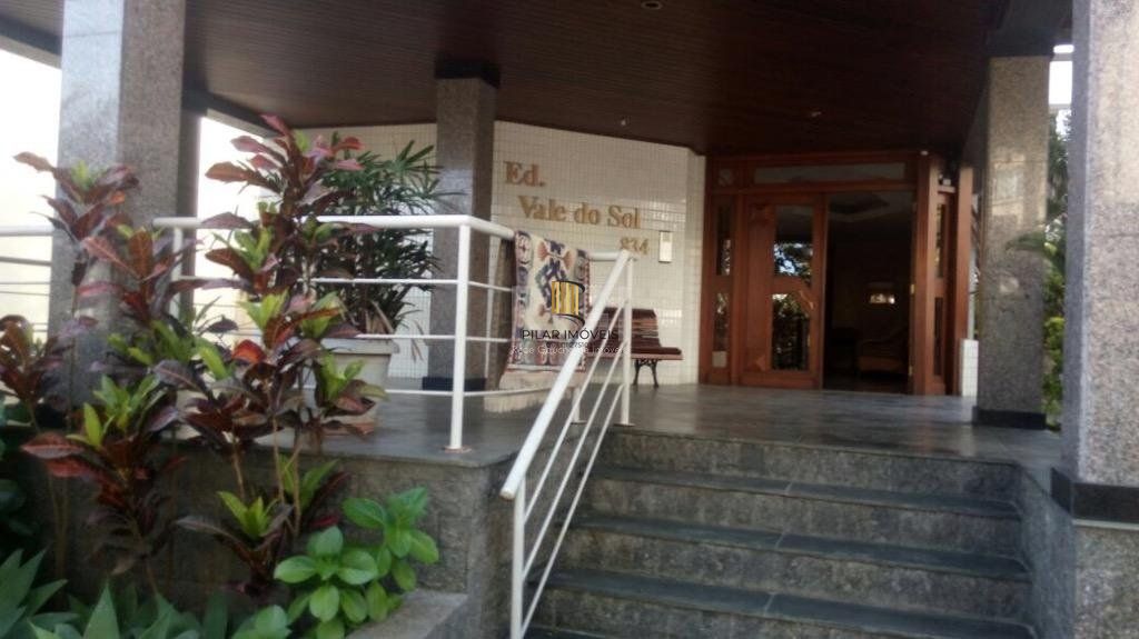 Vende cobertura mobiliada, 3 dormitórios, 3 vagas, Petrópolis