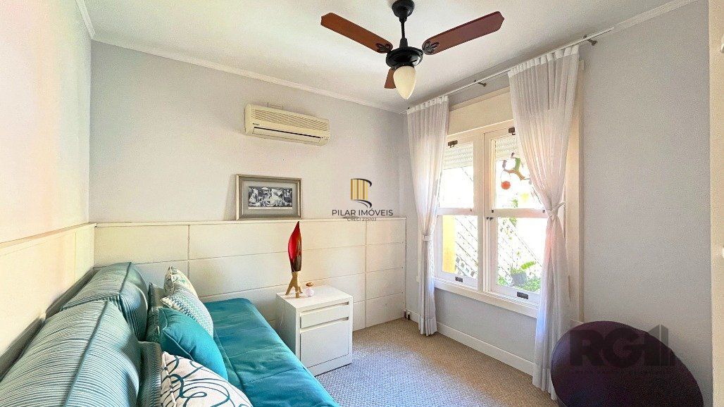 Casa em Condomínio para comprar  no bairro Tristeza com 3 dormitórios