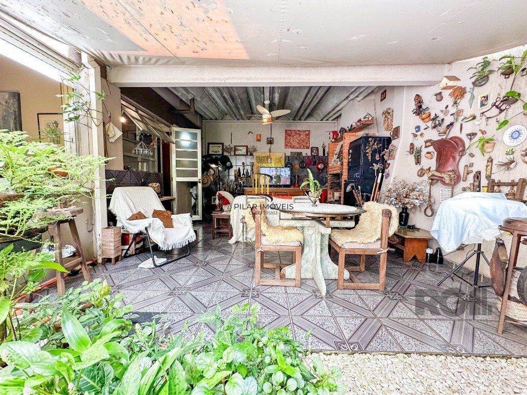 Apartamento Garden para comprar no Bairro Petrópolis! Um verdadeiro refúgio!