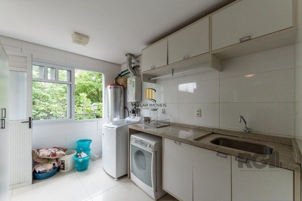vende exelente casa com 442m² , 4 dormitórios Suíte, garagem para 4 carros
