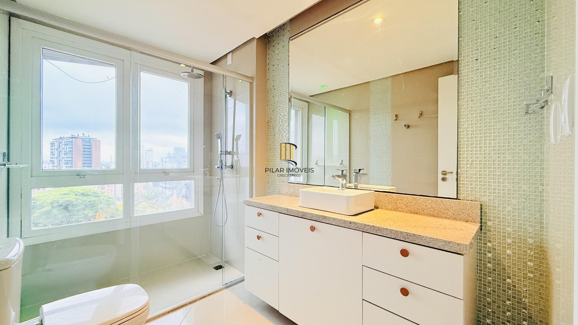 Cobertura Duplex de 318m com Piscina Privativa, Energia Solar e Vista Panorâmica