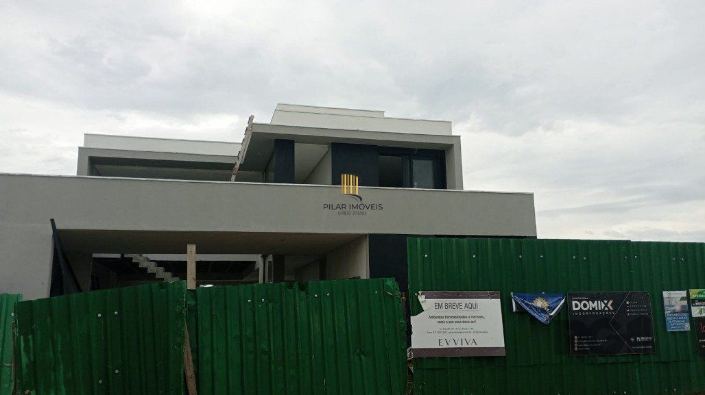 Linda casa para comprar com 4 suites em condomínio TOP
