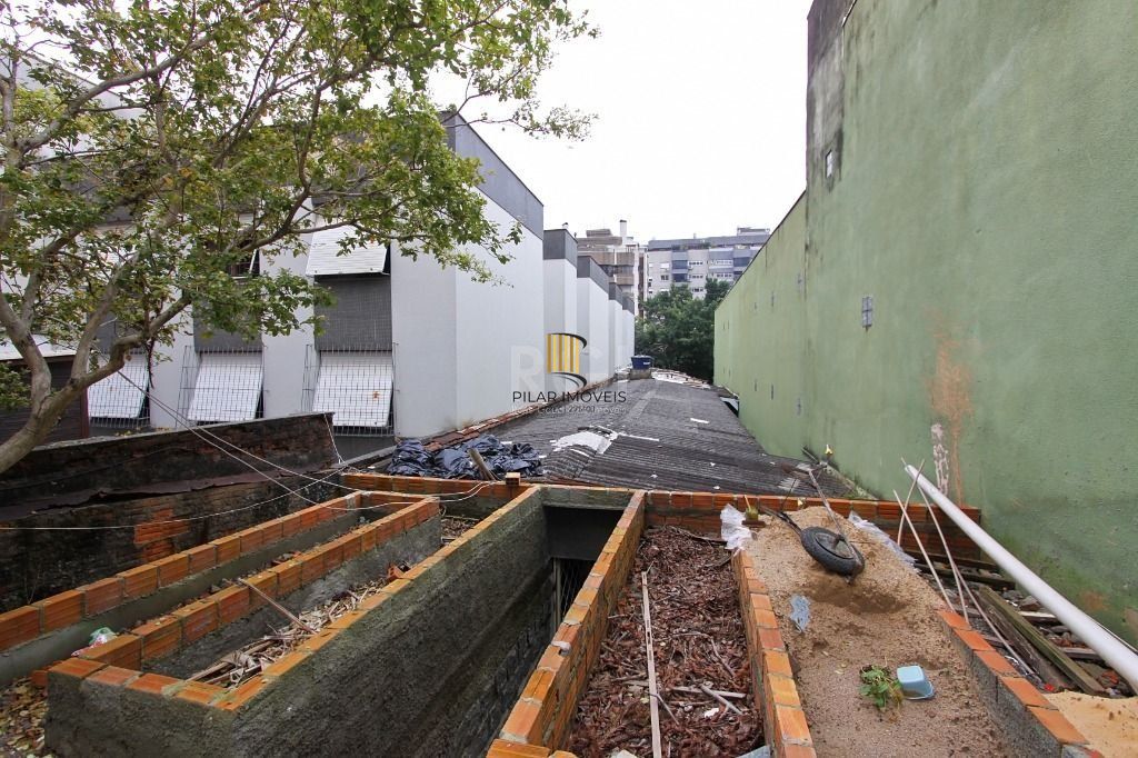 Terreno com Casa Para comprar com 3 dormitórios  111 m²