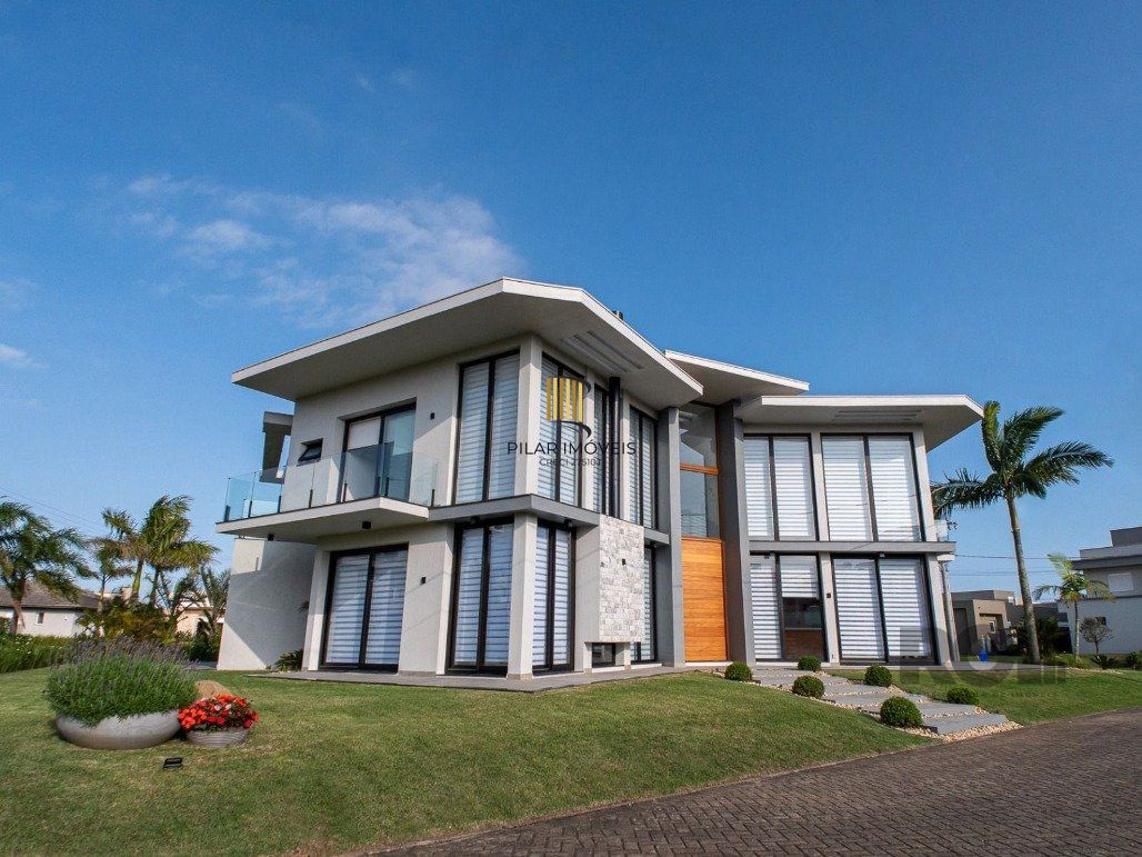 Mansão no Ocean Side para Comprar com  592m2 por R$ 5.200.000,00