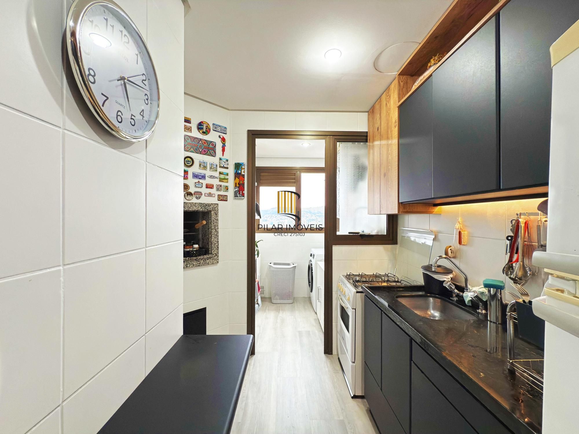 Apartamento 3 Dormitórios com Suíte, Churrasqueira e Excelente Vista Petrópolis