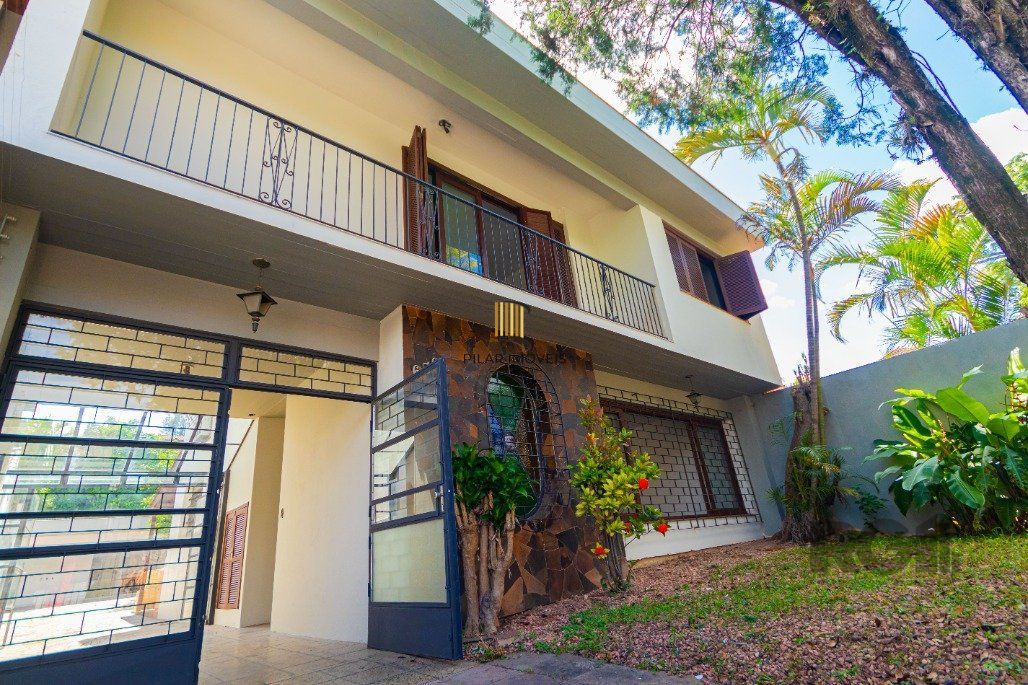Casa/sobrado para Comprar com 4 dormitórios no bairro  Chácara das Pedras.