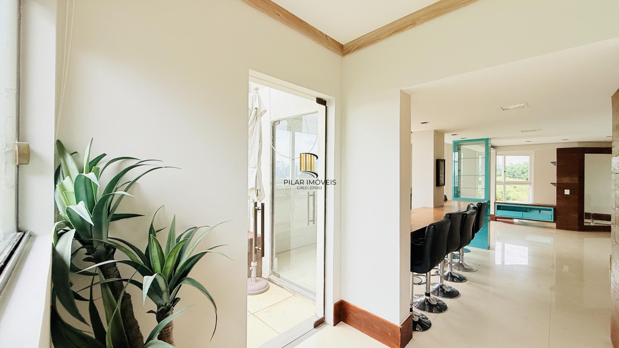 Cobertura Duplex de 318m com Piscina Privativa, Energia Solar e Vista Panorâmica