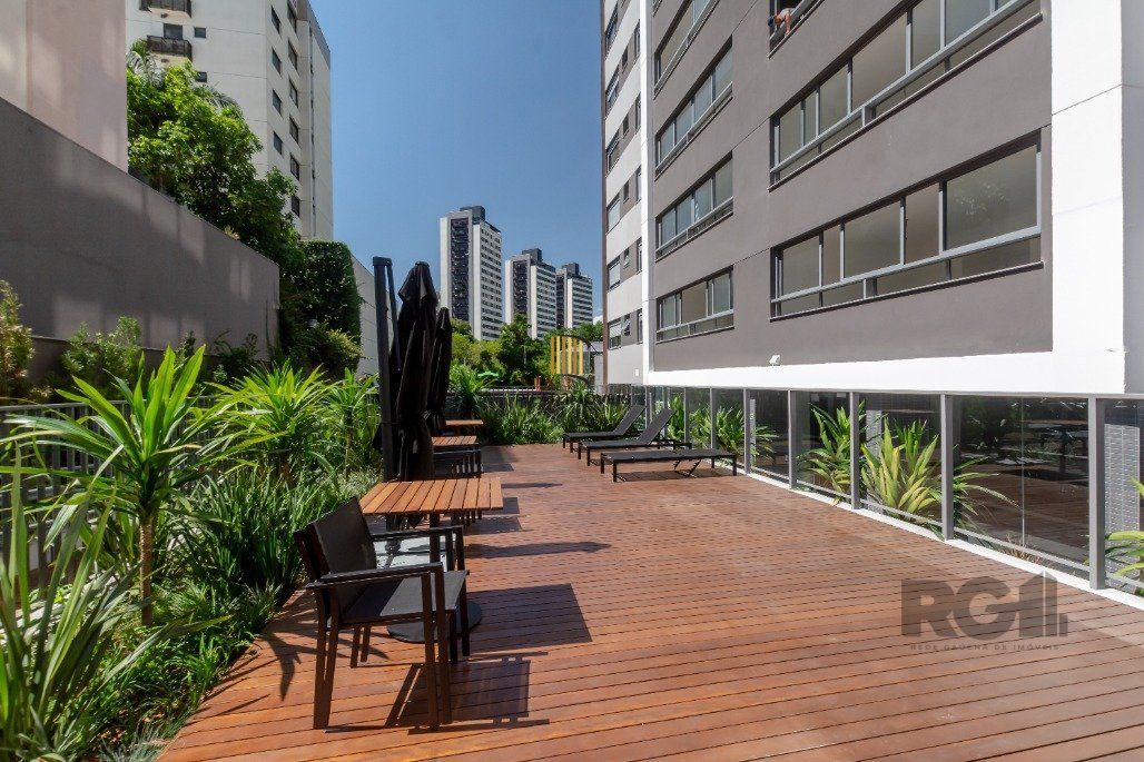 Apartamento 3 dorms. no Jardim Botânico, com infra completa e 2 vagas separadas