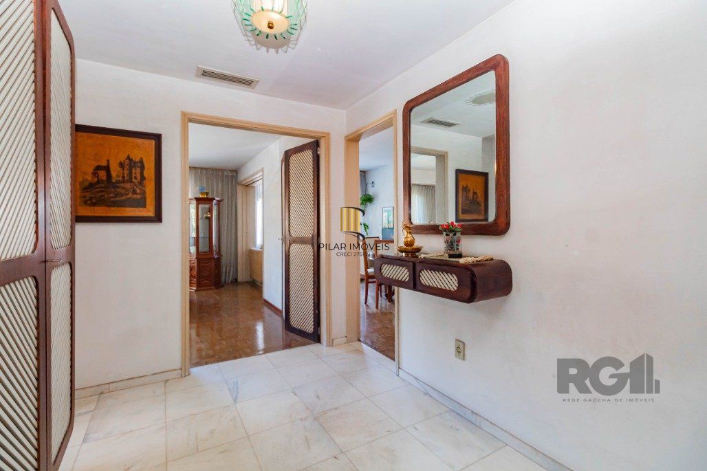 Apartamento para Comprar com 3 dormitórios com suíte e 195m² com até 4 vagas