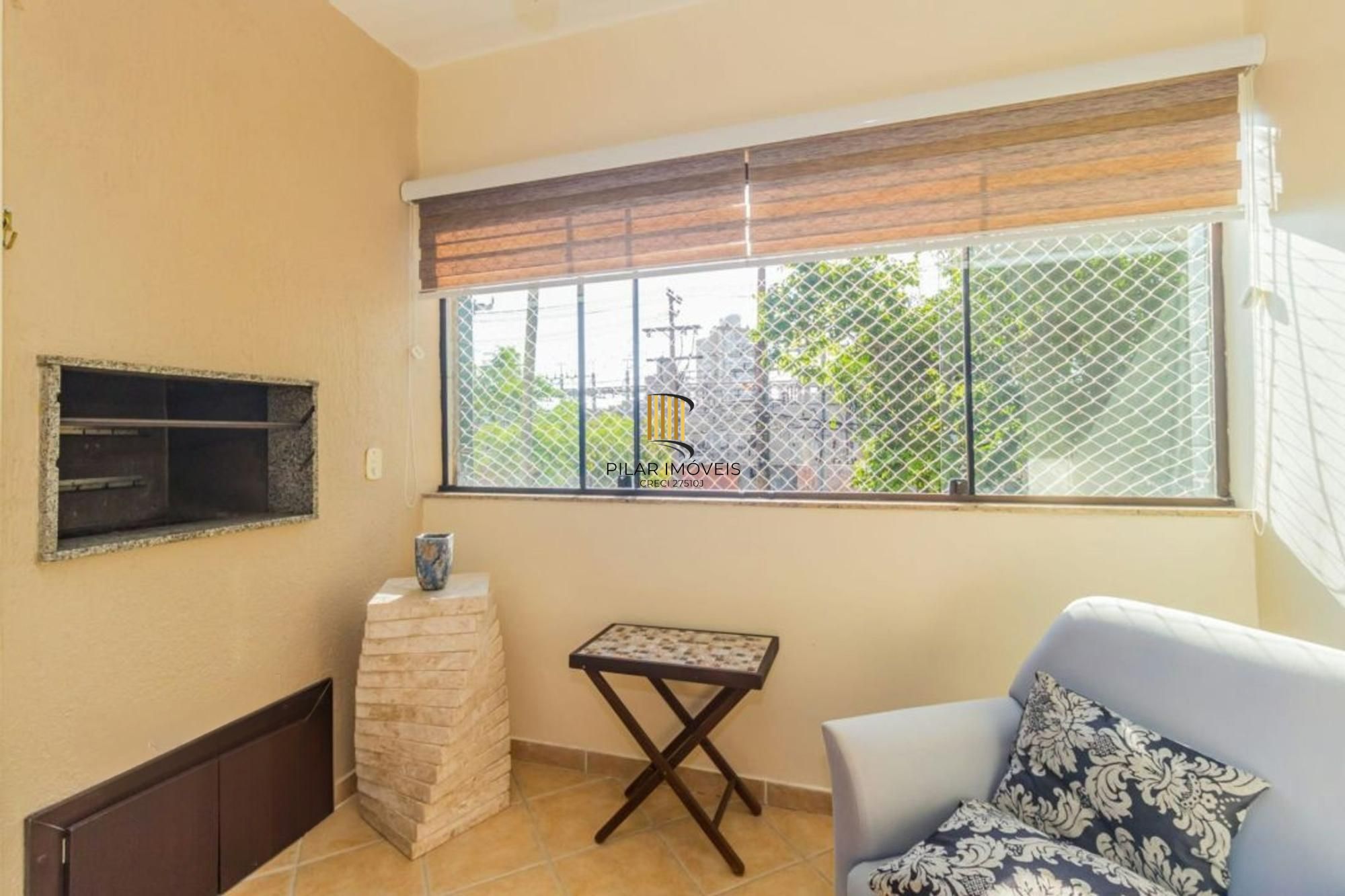 Apartamento de 2 dormitórios no bairro Petrópolis