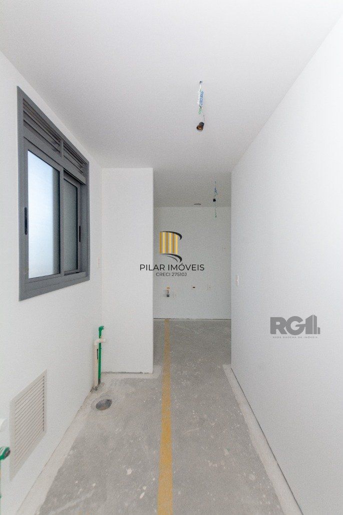 Apto de 3 suítes, andar alto, 115m² privativos com lavabo, cozinha americana e churrasqueira.