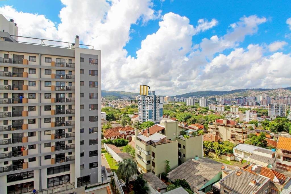 Apartamento 3 Dormitórios com Suíte, Churrasqueira e Excelente Vista Petrópolis