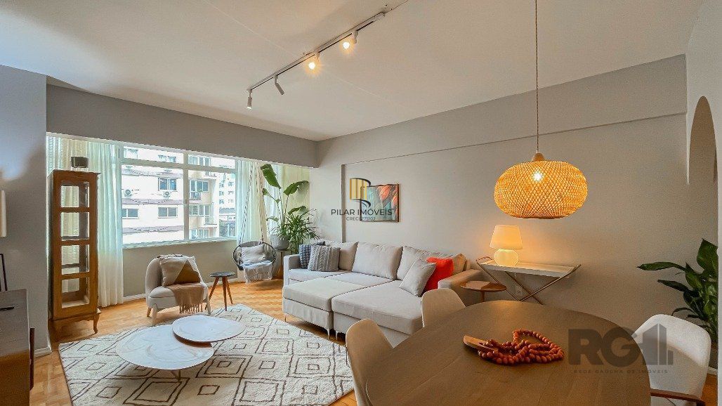 Apartamento para comprar ,  dois dormitórios, 1 vaga de garagem no Centro Histórico.