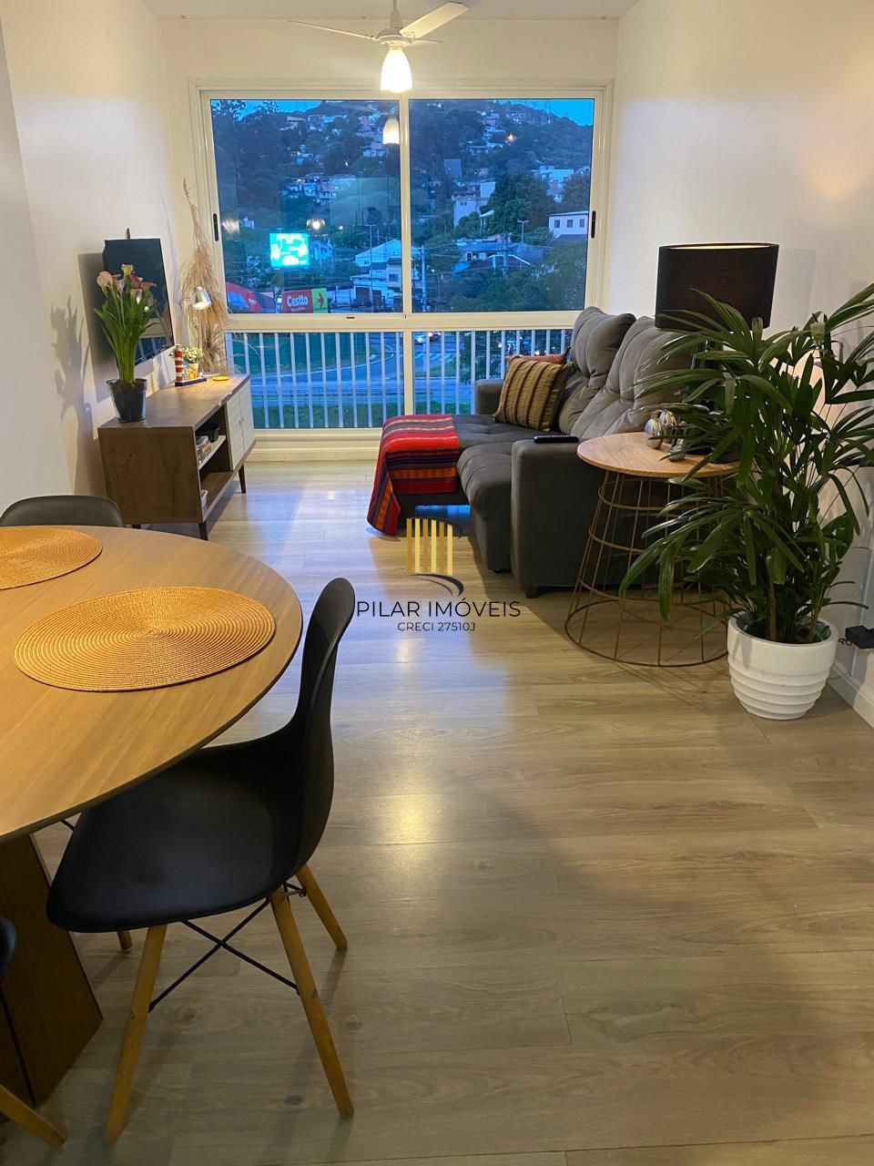 Apartamento no Residencial Urbano Ipiranga  a venda no bairro Partenon com 3 dormitórios sendo 1 suíte.