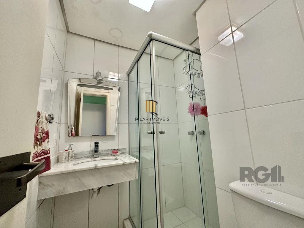 Casa em Condomínio para Comprar no bairro Pedra Redonda com 4 suítes