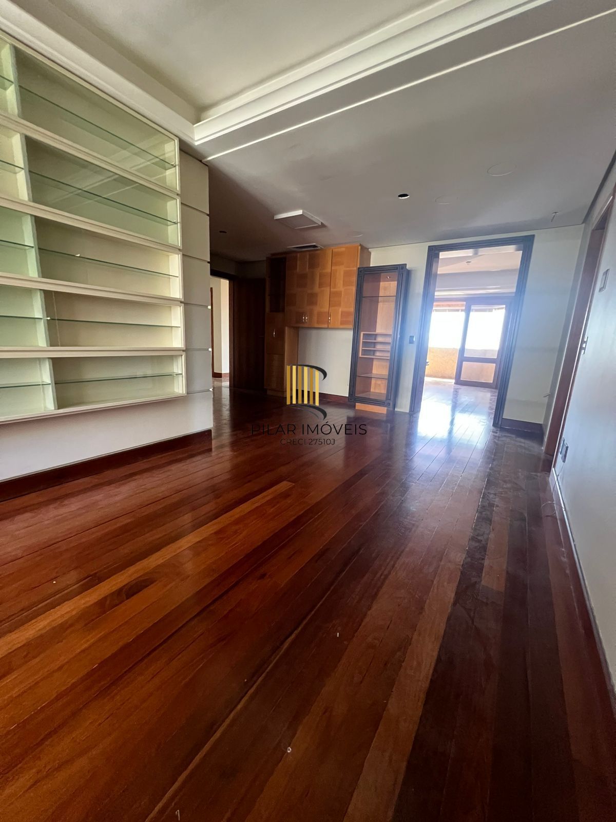 Alto Padrão no Bela Vista: 4 Dorms, Vista Rio, Lareira e 3 Vagas no Ed. Vercelli - Pilar Imóveis