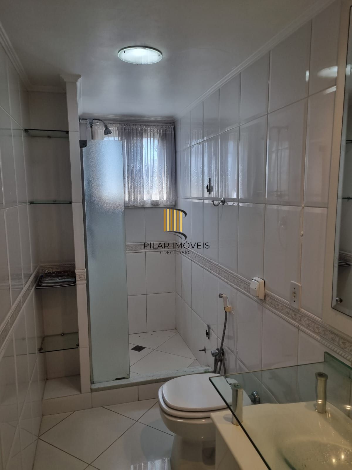 Apto de 3 dormitórios no Mont Serrat com linda vista da cidade e 1 vaga de garagem