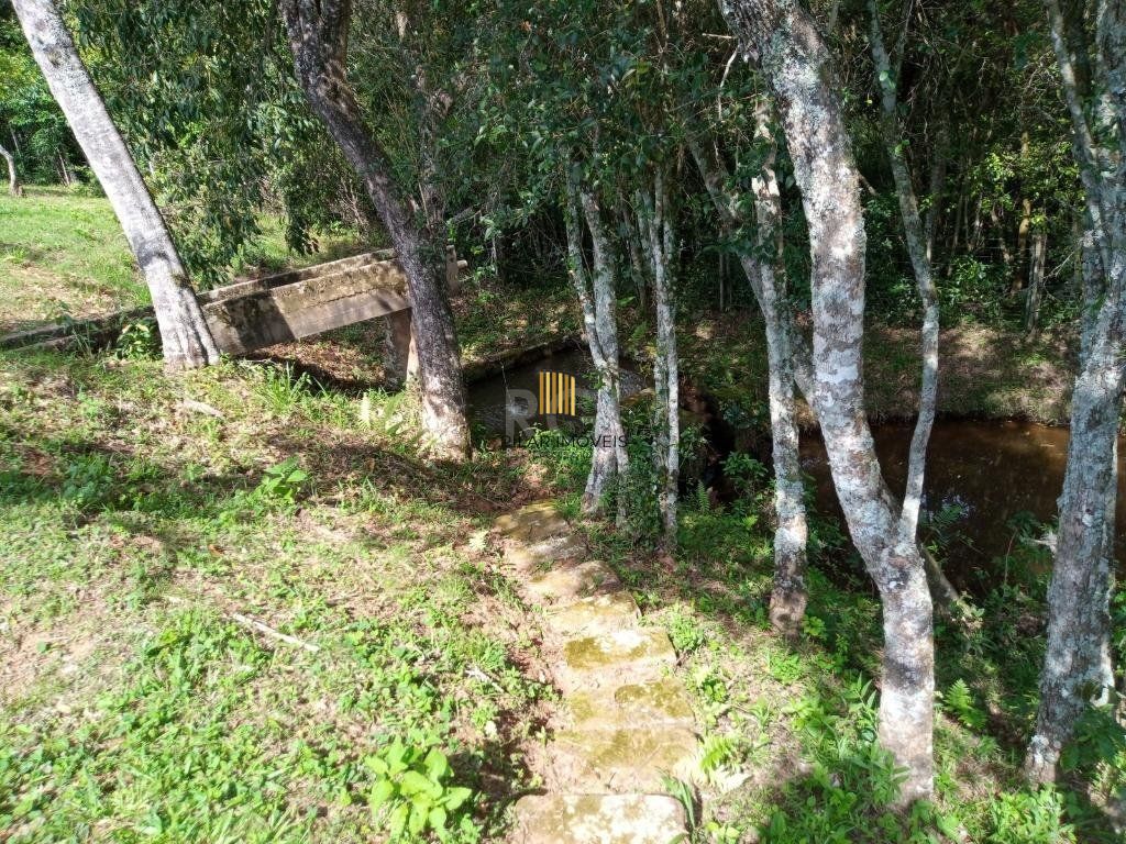Boletto Imóveis vende Sitio na RS, Com 7 casas, 2 comerciais, excelente local para vários seguimento fácil acesso , rota para gramado, R$3.900,000,00