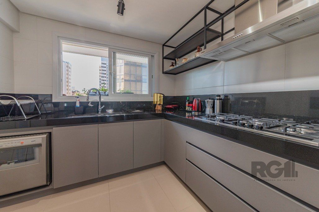 Apartamento para Comprar, impecável  com  4 dorm, sendo 3 suítes e 3 vagas Rio Branco