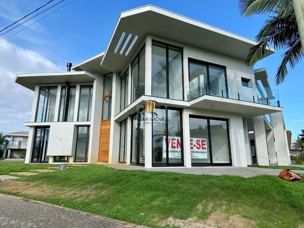 Mansão no Ocean Side para Comprar com  592m2 por R$ 5.200.000,00