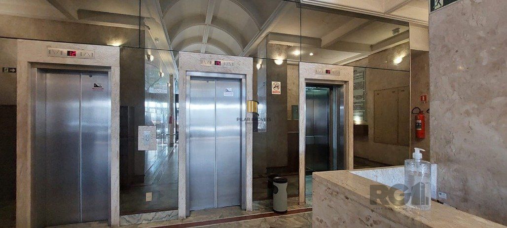 Sala para comprar na avenida Carlos Gomes  no Bairro Boa Vista
