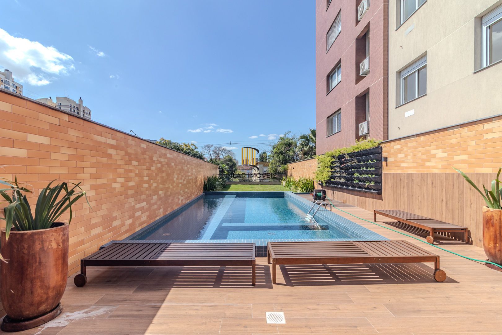 Apartamento Garden Espetacular: Pátio Privativo, Conforto Térmico e Sol na Medida Certa!