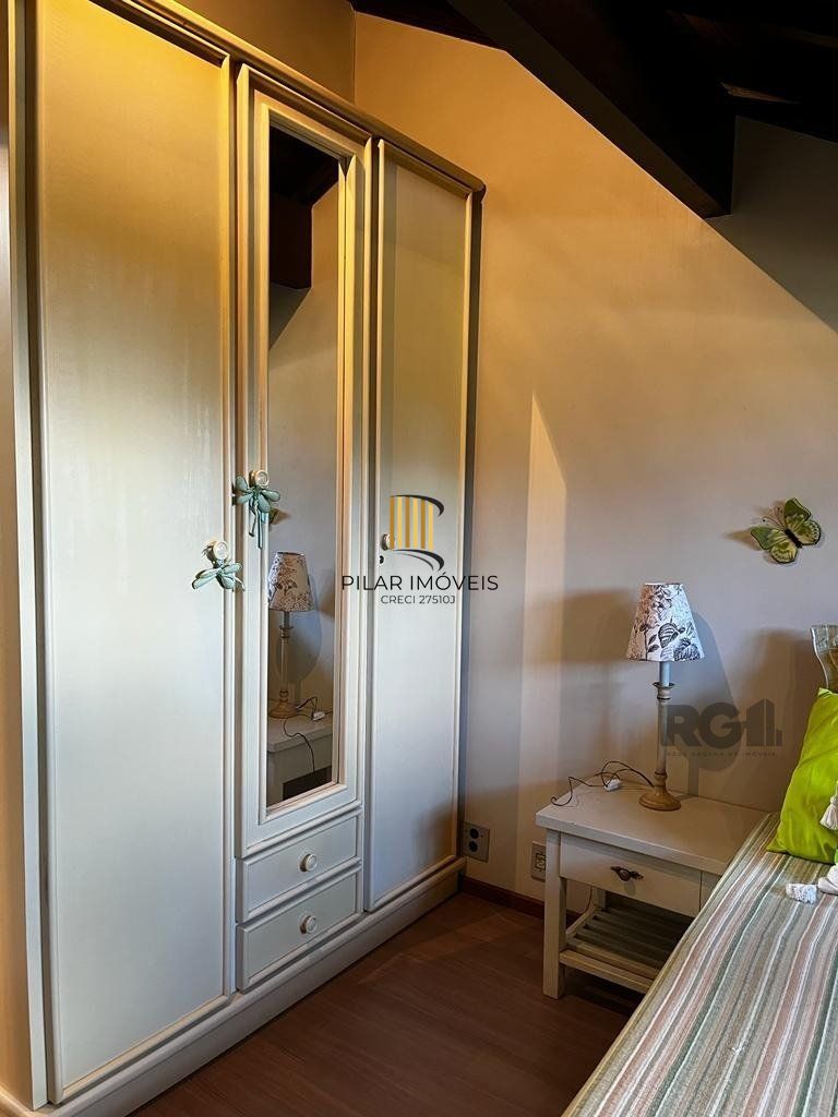 Cobertura duplex com 2 suítes e uma vaga para Comprar em Gramado.