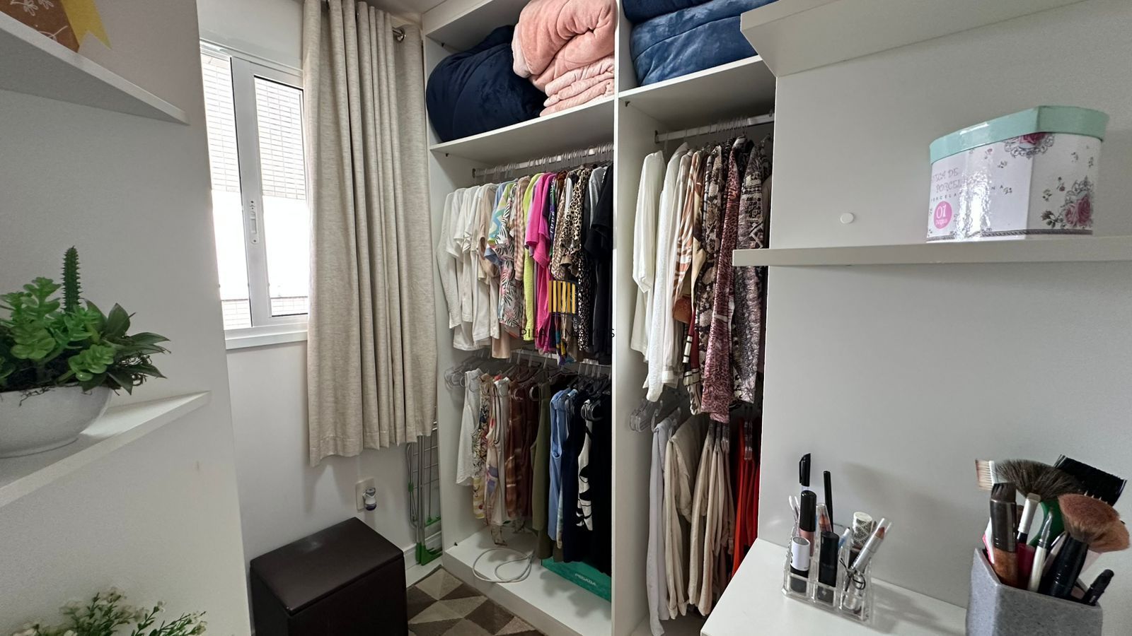 APARTAMENTO 3 DORMITÓRIOS MOBILIADO NO CENTRO DE TORRES RS