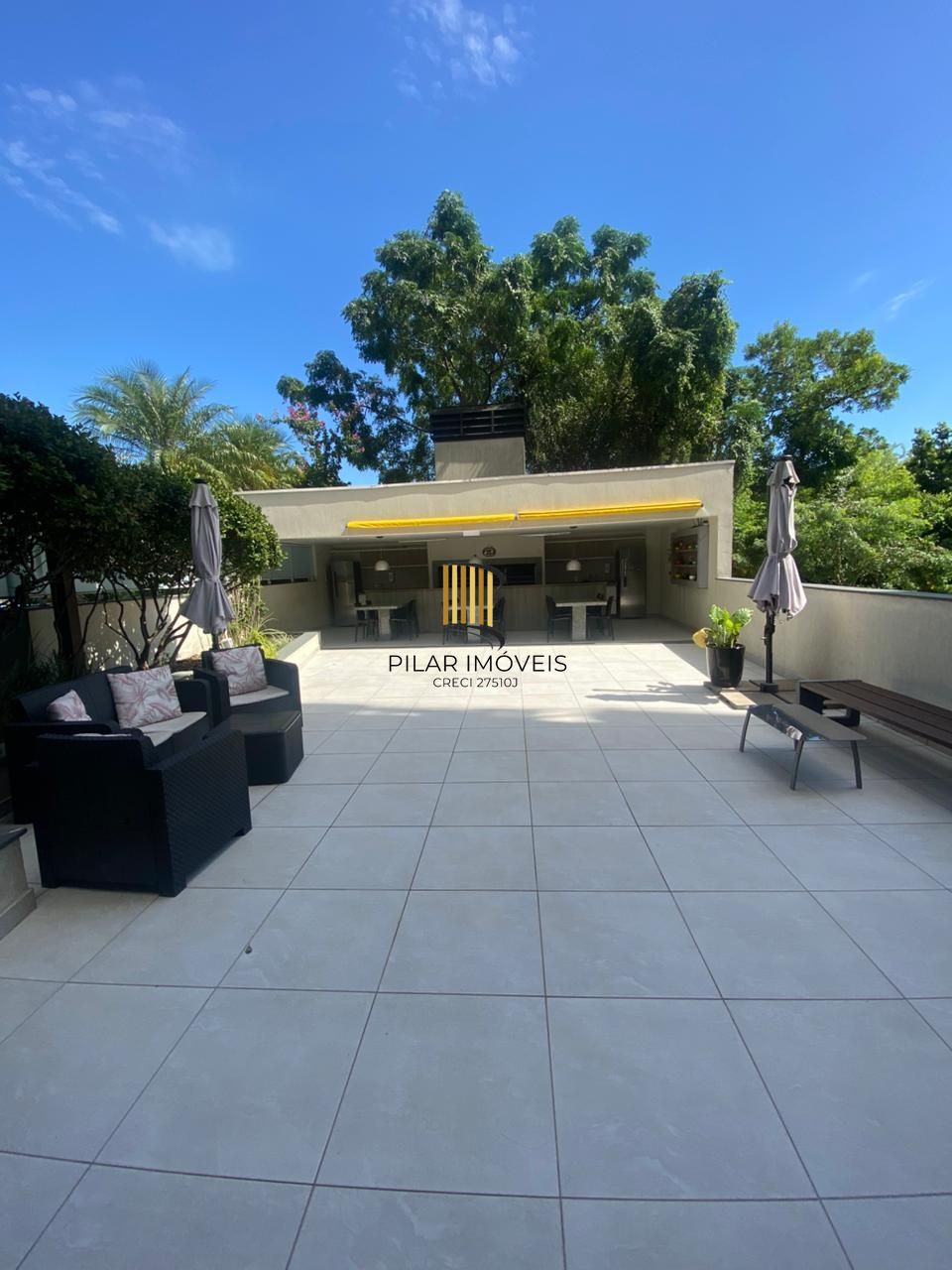 Excelente apartamento de 02 dormitórios com suíte na região central