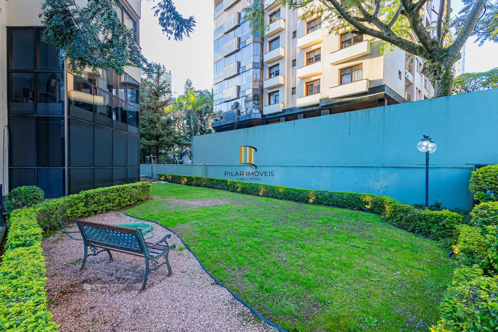 Sofisticação e Conforto em Petrópolis – 231,51m² privativos, 3 dormitórios (1 suíte master) + 3 vagas