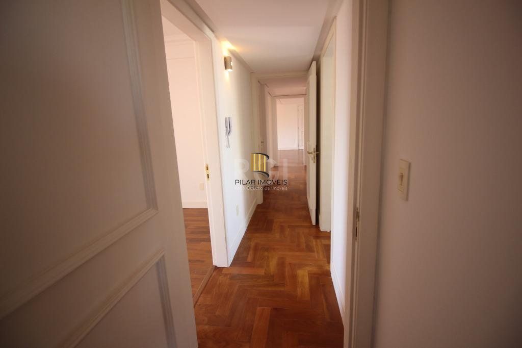 Linda Cobertura com 3 dormitórios para Comprar  com 331 m² - Bela Vista - Porto Alegre/RS
