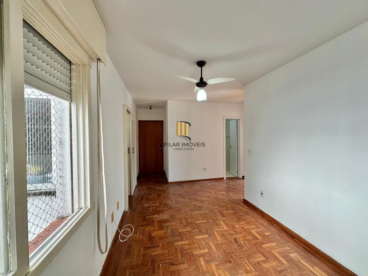 Excelente apartamento à venda no bairro Passo d' Areia com 2 dormitórios.