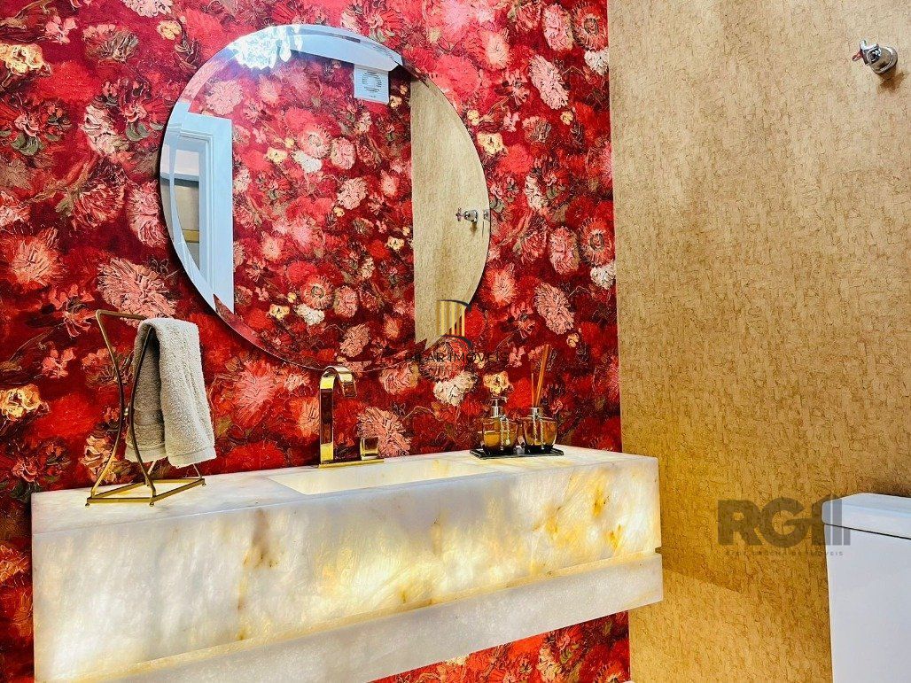 Casa para Comprar com 3 Suítes em Lote Molhado no Península Ponta da Figueira