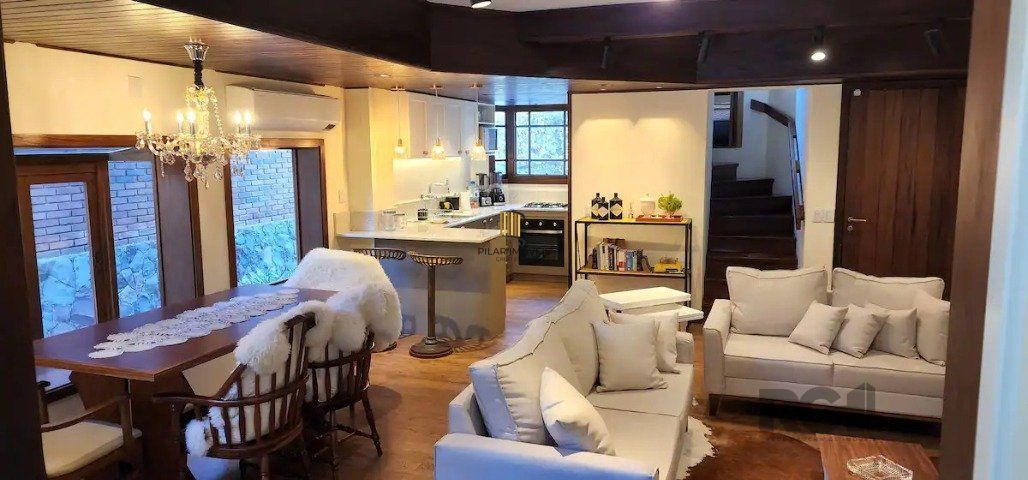 Casa Residencial para Comprar no centro de Gramado