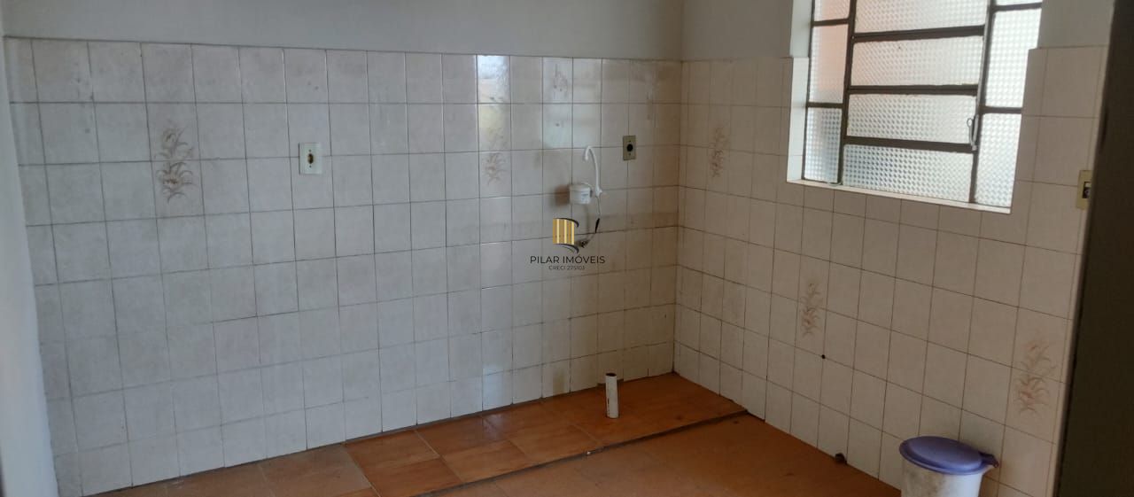 Vende Casa Comercial com deposito nos fundos, 289,80m²