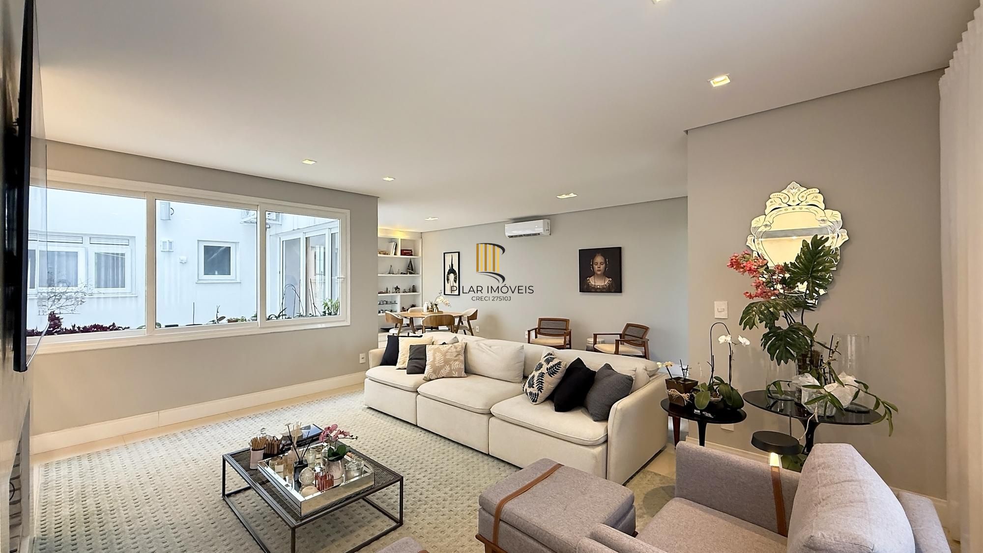 Casa para Comprar com 4 dormitórios, 386 m² - Chácara das Pedras - Porto Alegre