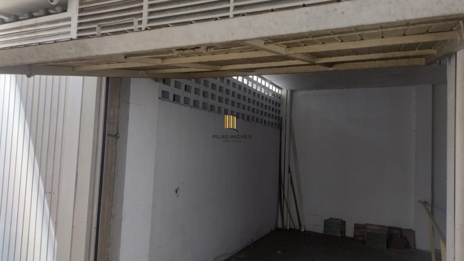 AP, 3 dormitórios, 1 suíte, 3 banheiros, box coberto, frente colégio Militar