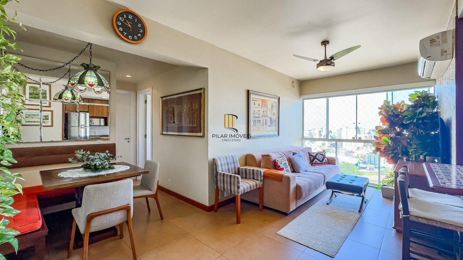 Apartamento totalmente mobiliado com 65m² no bairro Petrópolis!