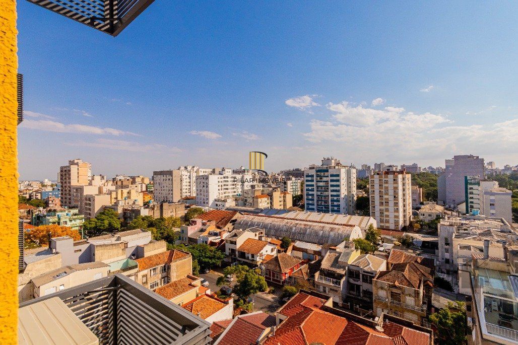Apartamento á venda, 2 dormitórios, 2 vagas, no bairro Rio Branco, próximo à Redenção.