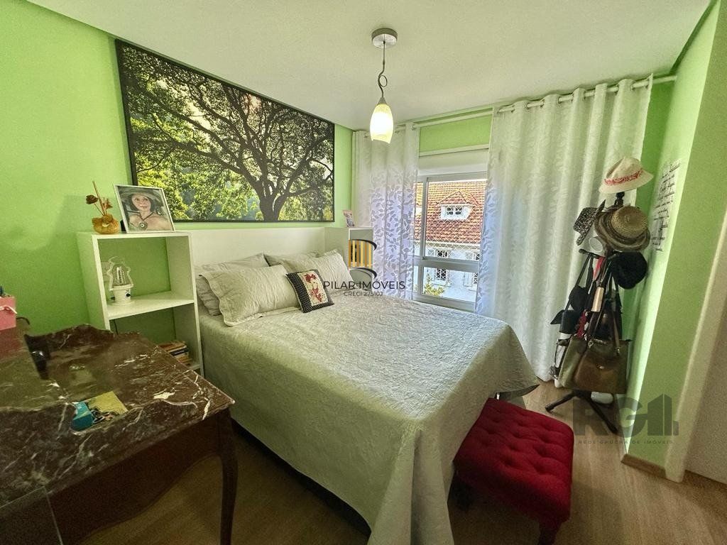 Casa em Condomínio para Comprar no bairro Pedra Redonda com 4 suítes
